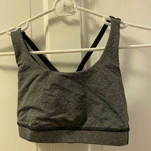 LULULEMON - SPORTS BRA